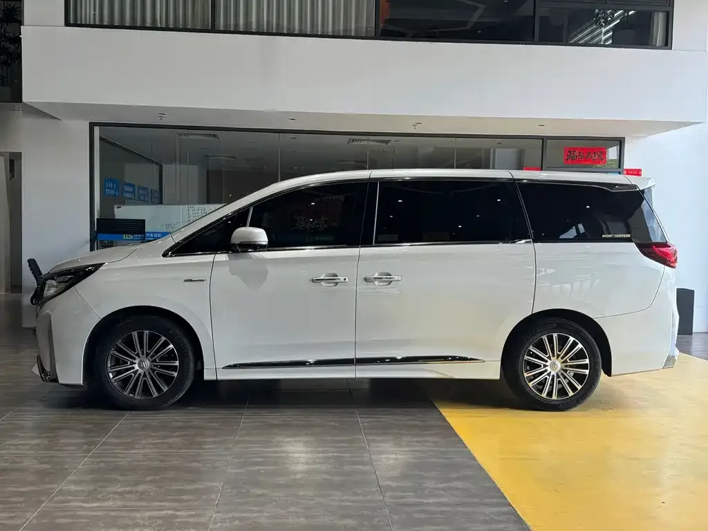 GAC Motor Trumpchi M8 — фото 8