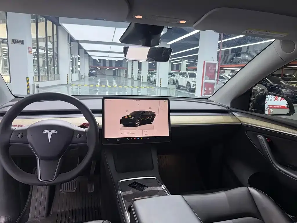 Tesla Model Y — фото 3
