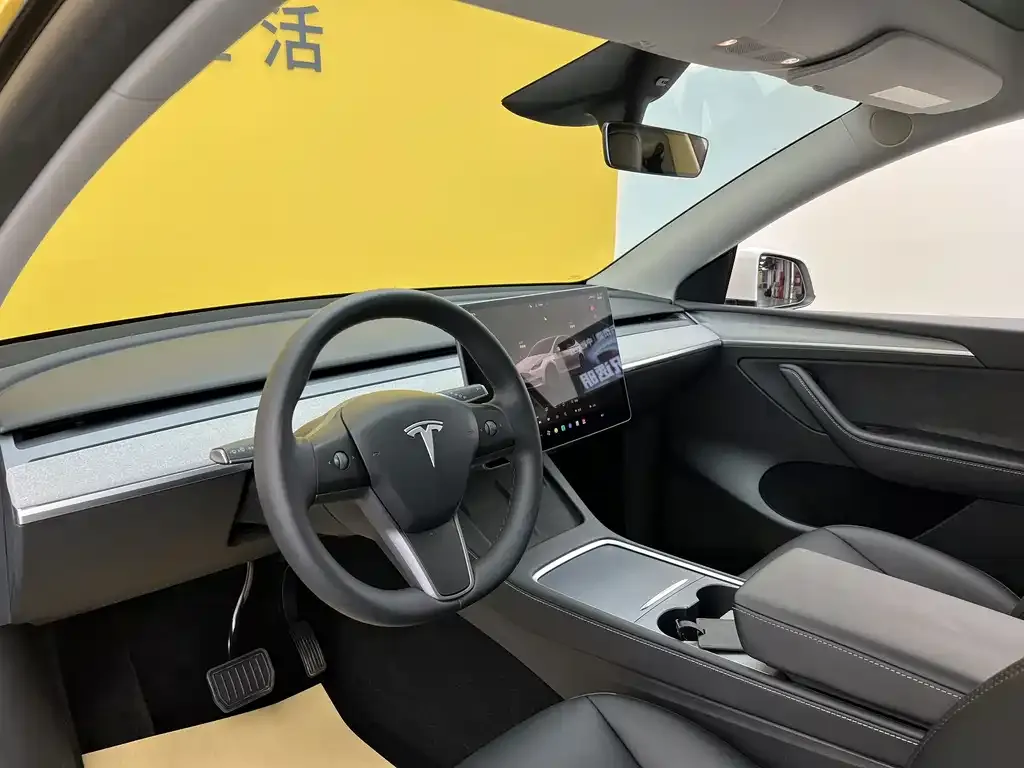 Tesla Model Y — фото 7