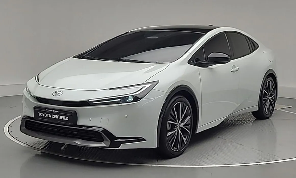Toyota Prius — фото 1