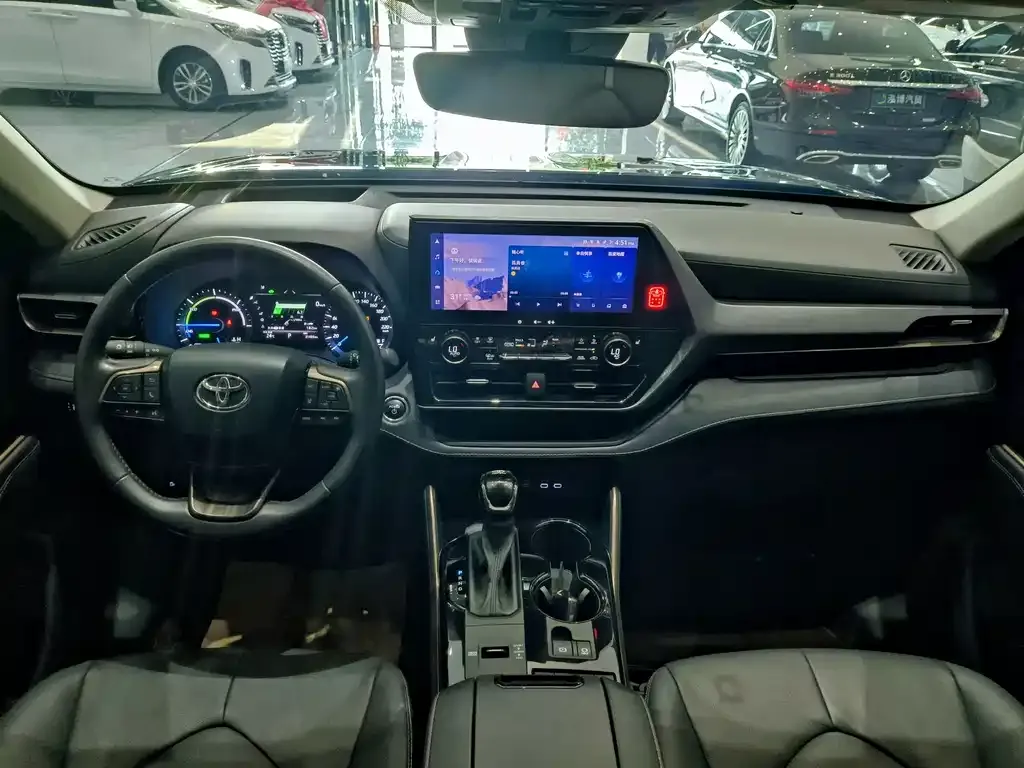 Toyota Highlander — фото 4