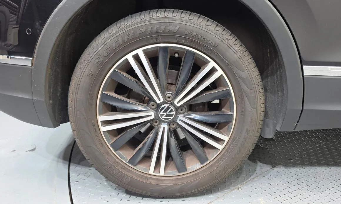 Volkswagen Tiguan — фото 6