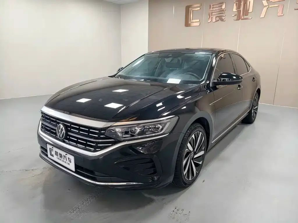 Volkswagen Passat — фото 1