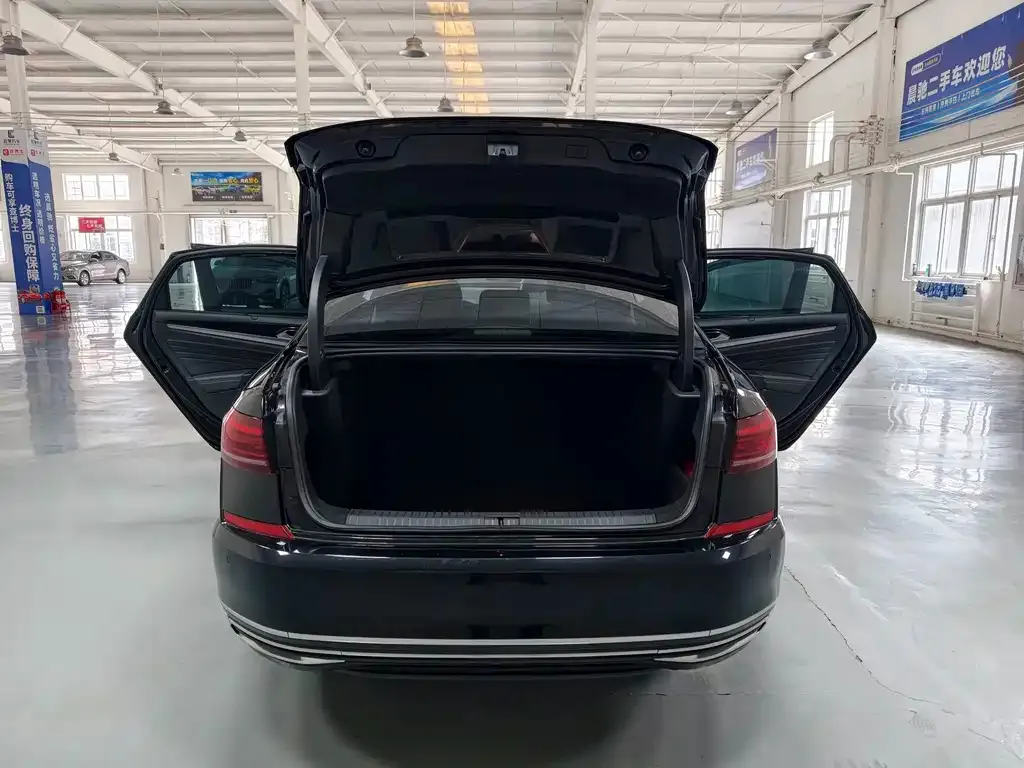 Volkswagen Passat — фото 4