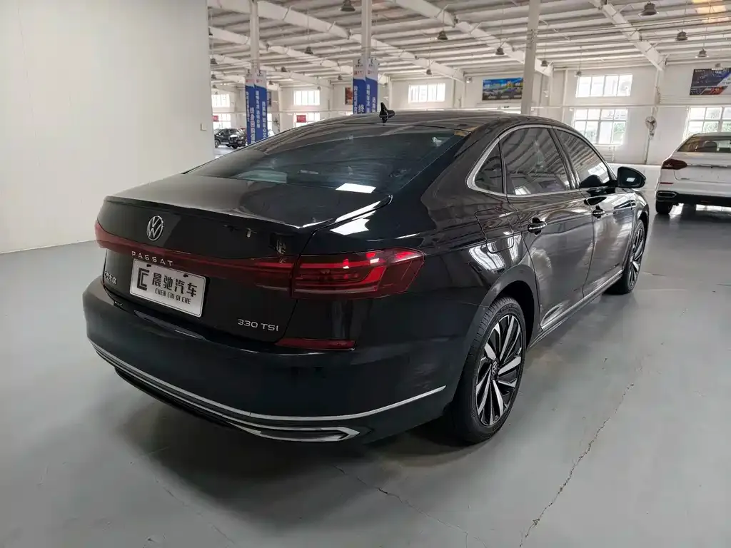 Volkswagen Passat — фото 5