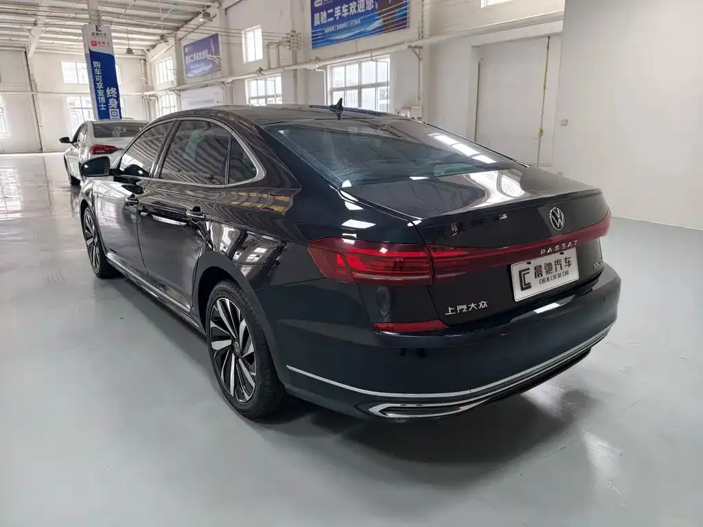 Volkswagen Passat — фото 7