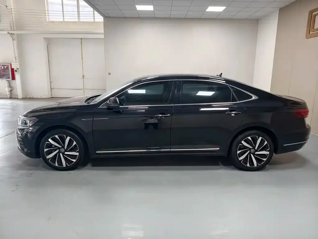 Volkswagen Passat — фото 6