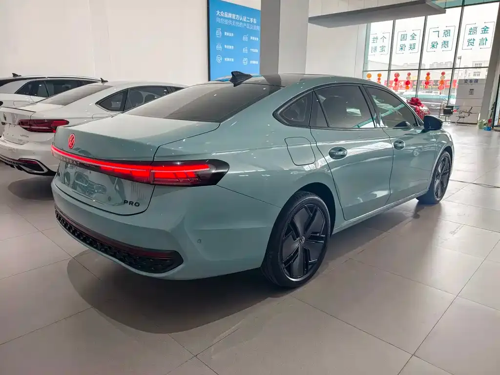Volkswagen Passat — фото 5