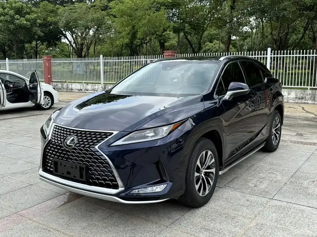 Lexus RX — фото 1