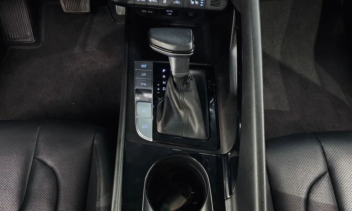 Hyundai AVANTE — фото 9