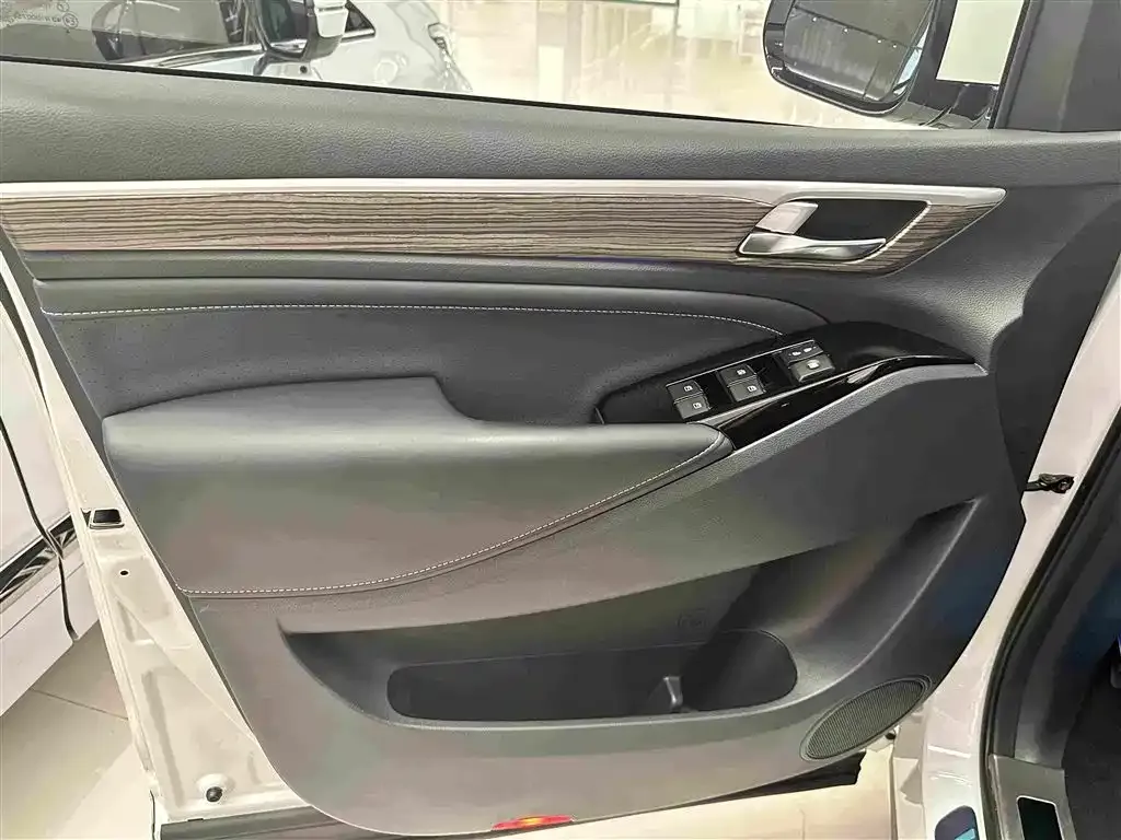 GAC Motor Trumpchi M8 — фото 5