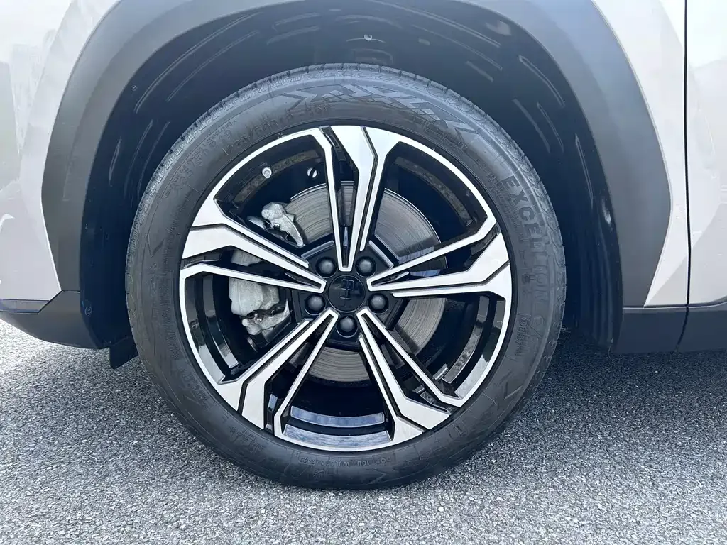 Geely Galaxy L7 — фото 10