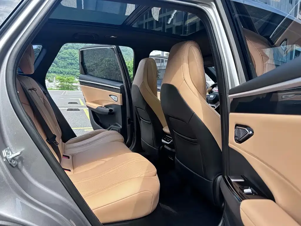 Geely Galaxy L7 — фото 9