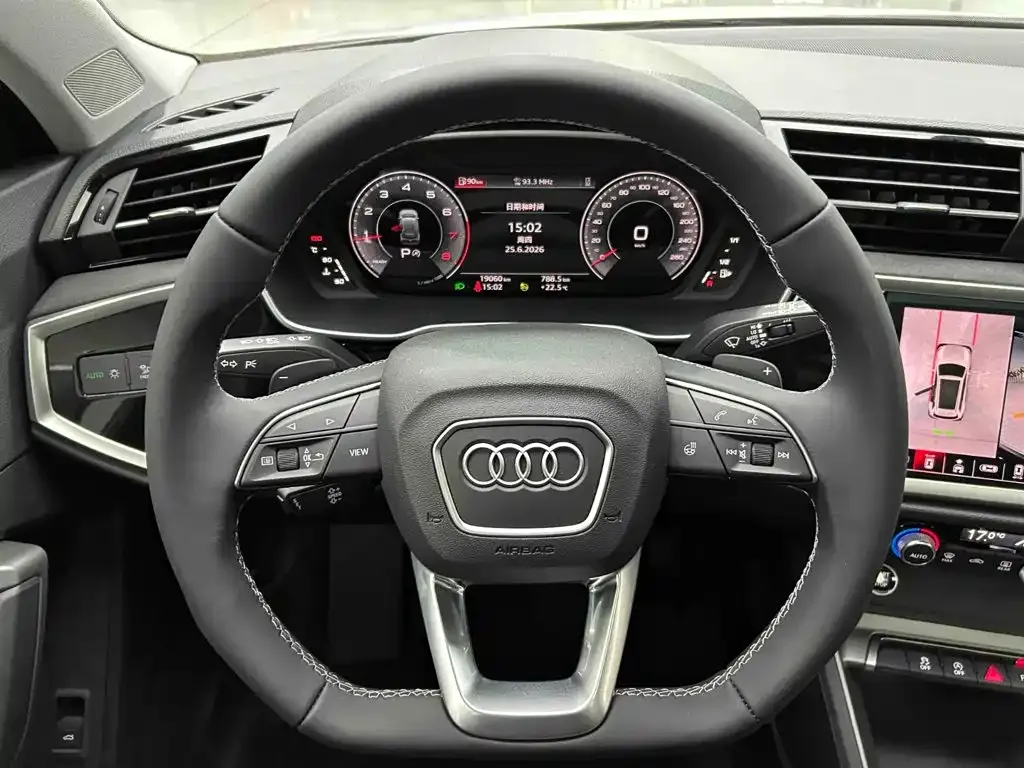 Audi Q3 — фото 3