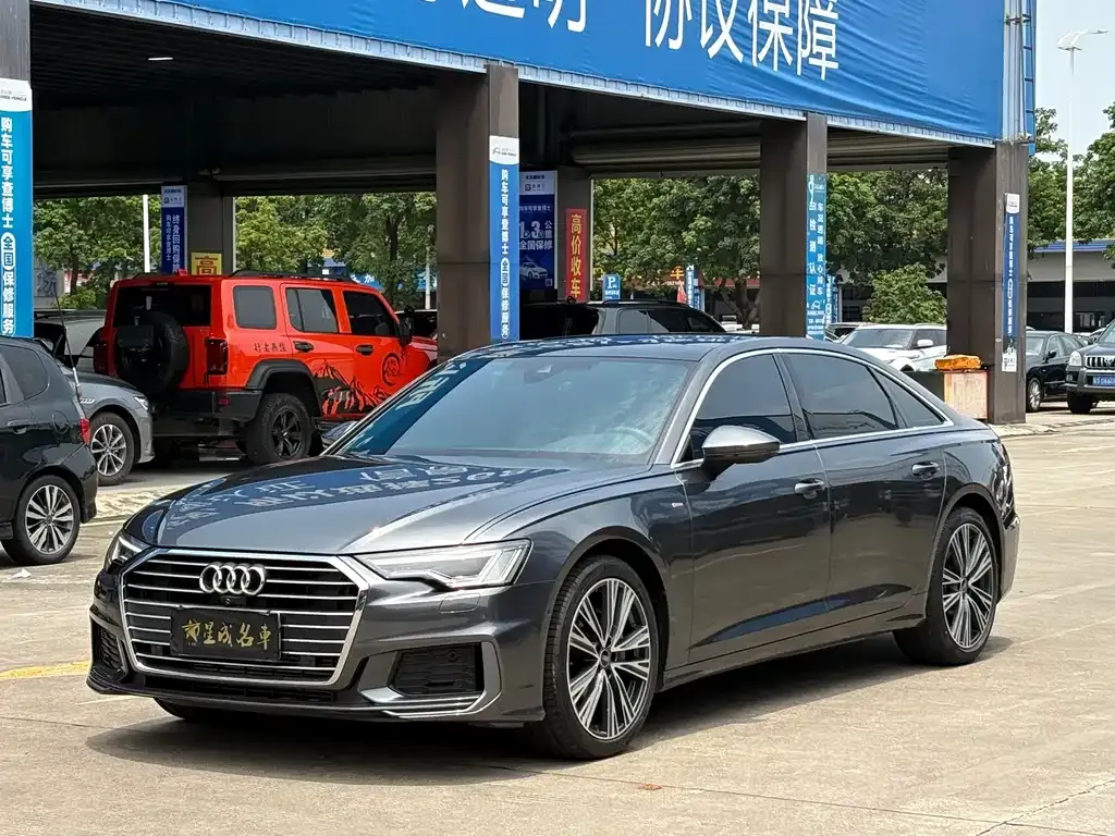 Audi A6L — фото 1