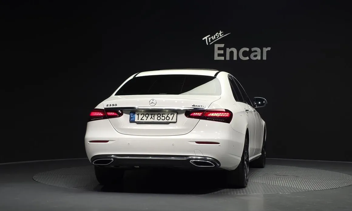 Mercedes-Benz E-Class — фото 4