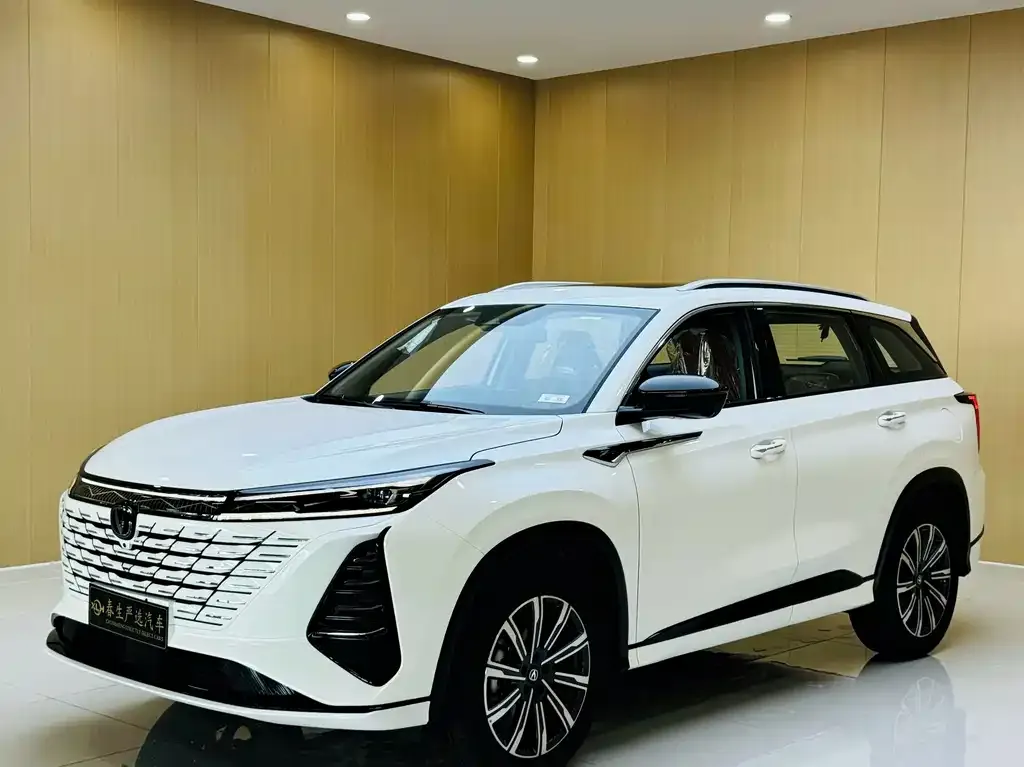 Changan CS75PLUS — фото 1