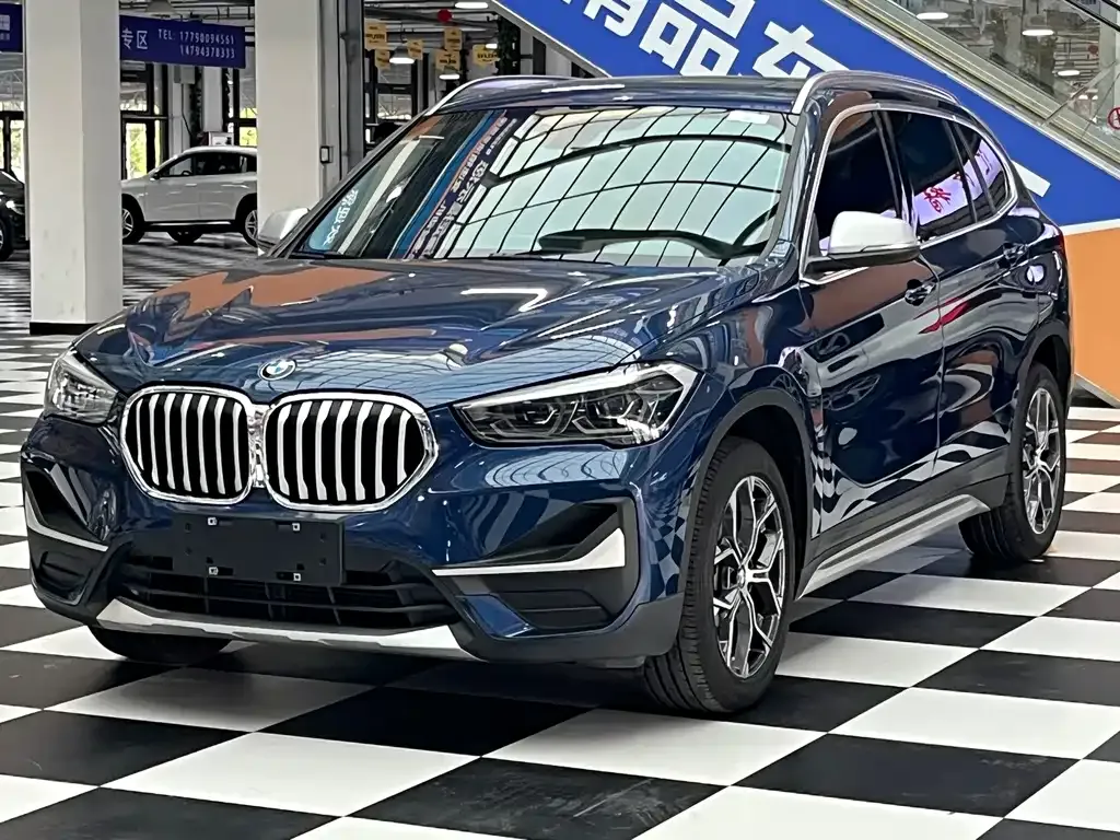 BMW X1 — фото 1
