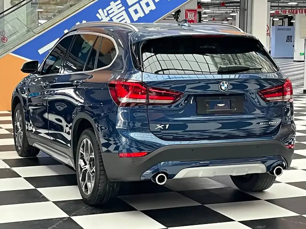 BMW X1 — фото 9