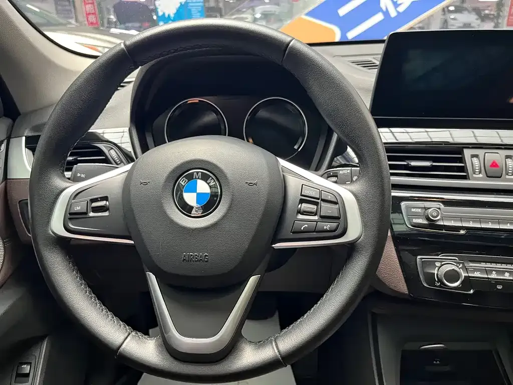 BMW X1 — фото 10