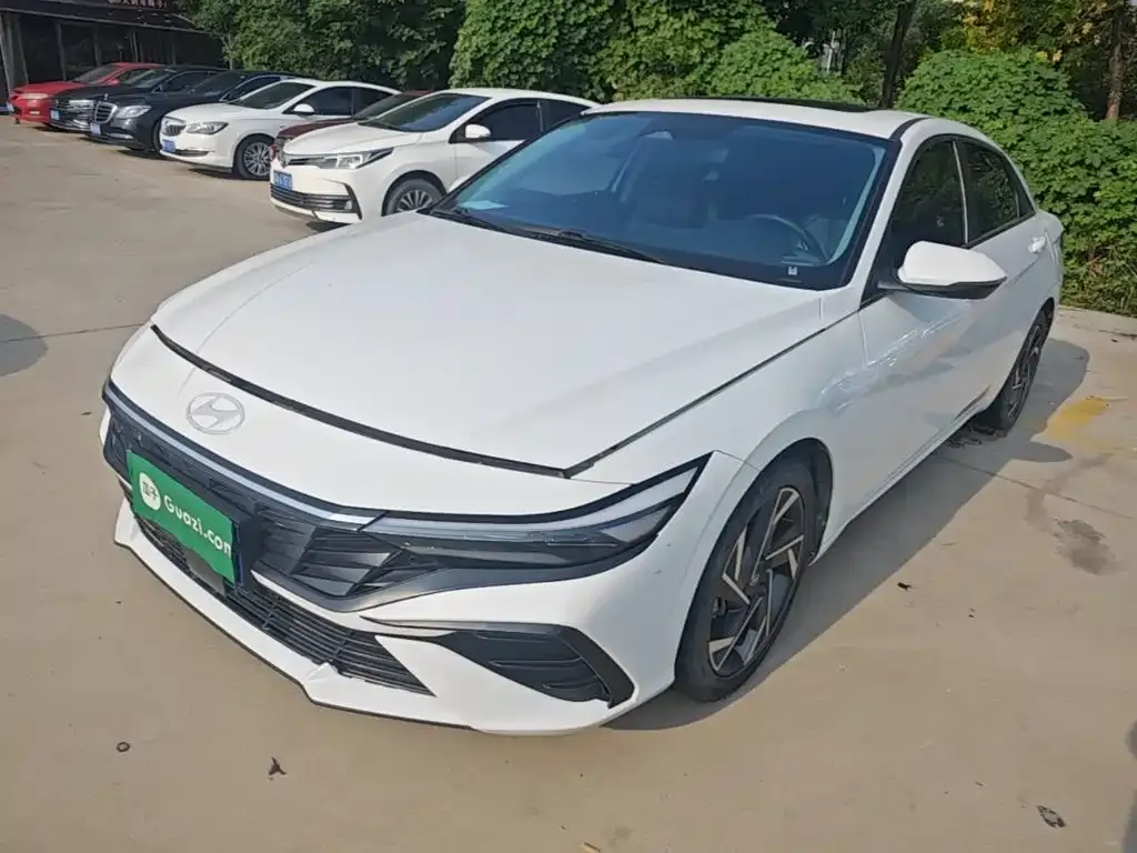 Hyundai Elantra — фото 2