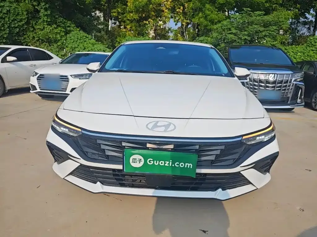 Hyundai Elantra — фото 4