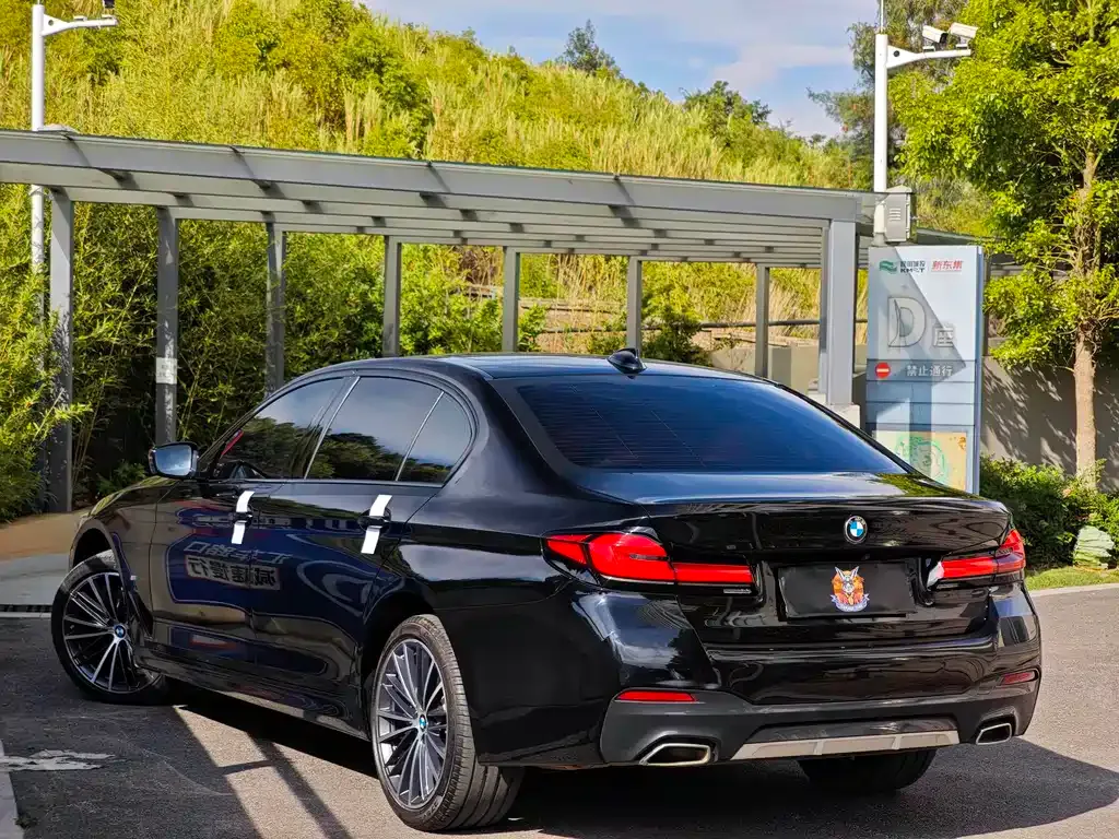 BMW 5 Series — фото 10