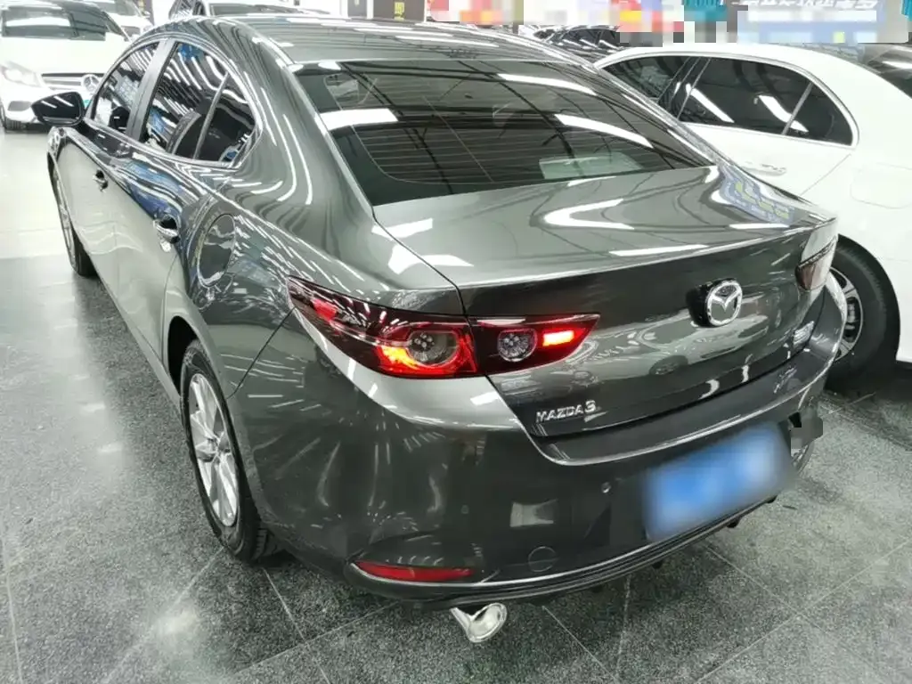 Mazda 3 Axela — фото 10