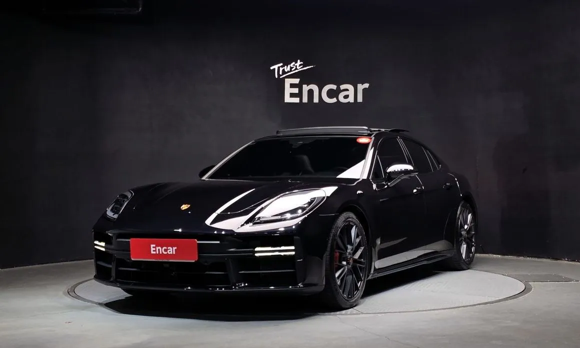 Porsche Panamera — фото 1