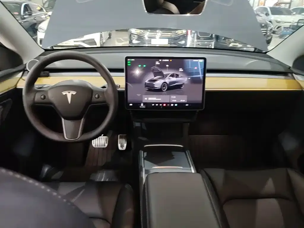 Tesla Model Y — фото 3