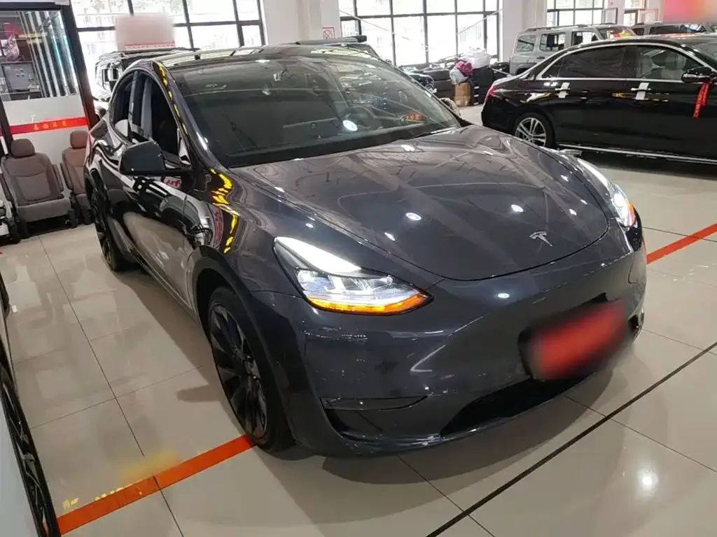 Tesla Model Y — фото 6
