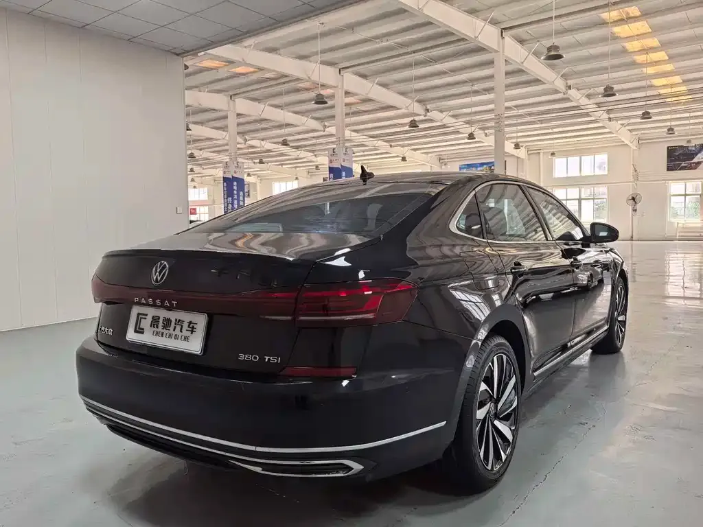 Volkswagen Passat — фото 5