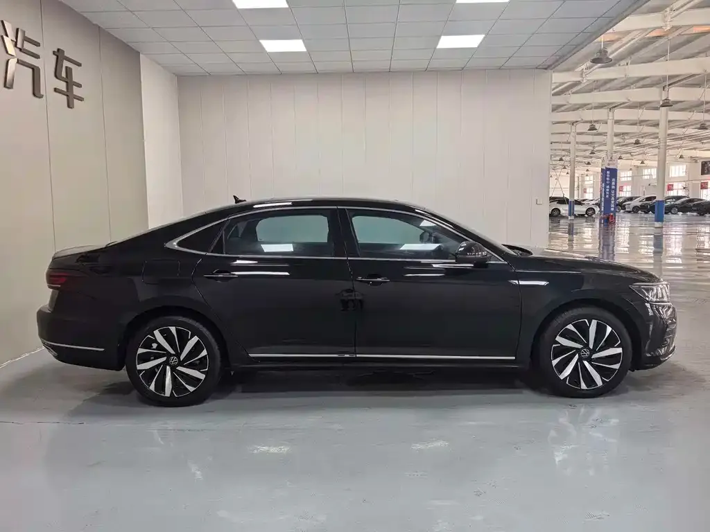 Volkswagen Passat — фото 9