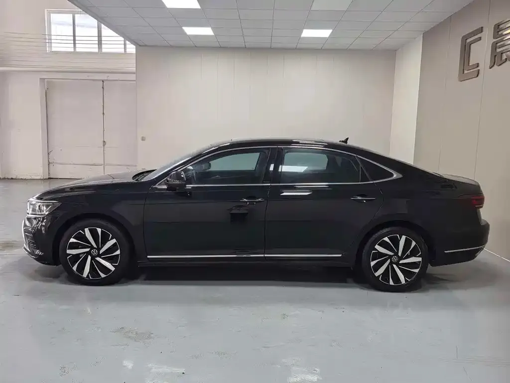 Volkswagen Passat — фото 3