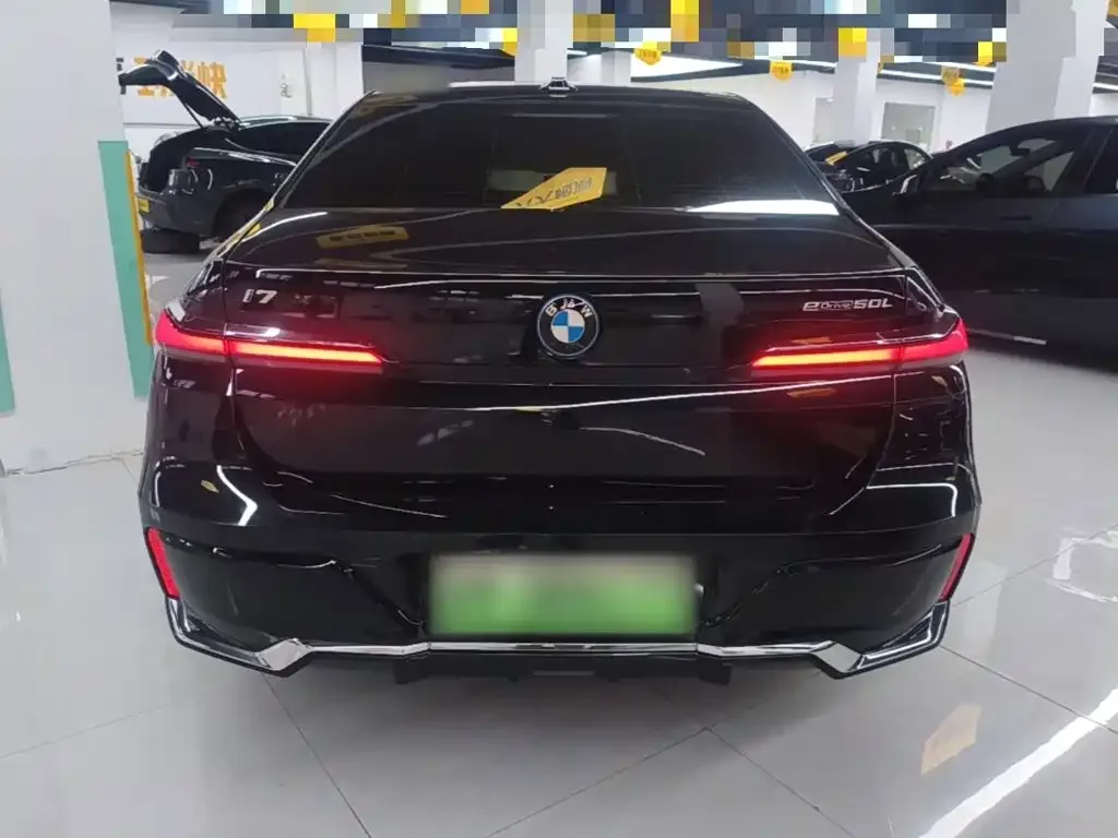 BMW i7 — фото 2