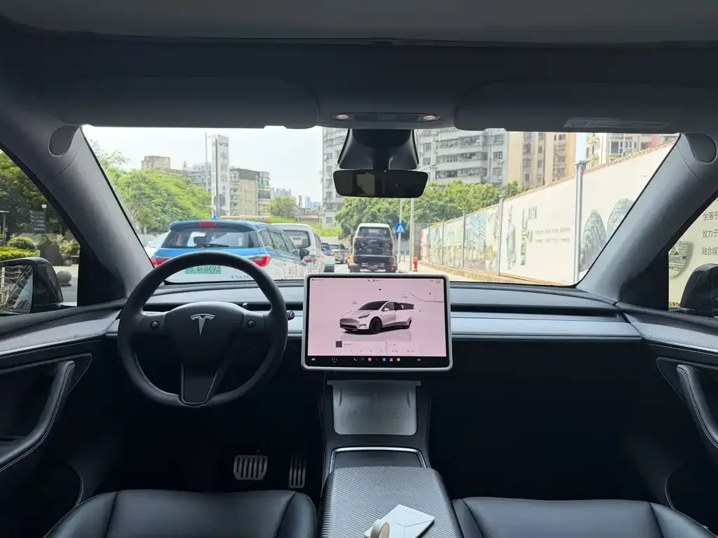 Tesla Model Y — фото 4