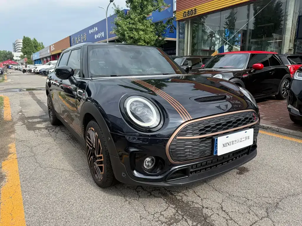 MINI Clubman — фото 1
