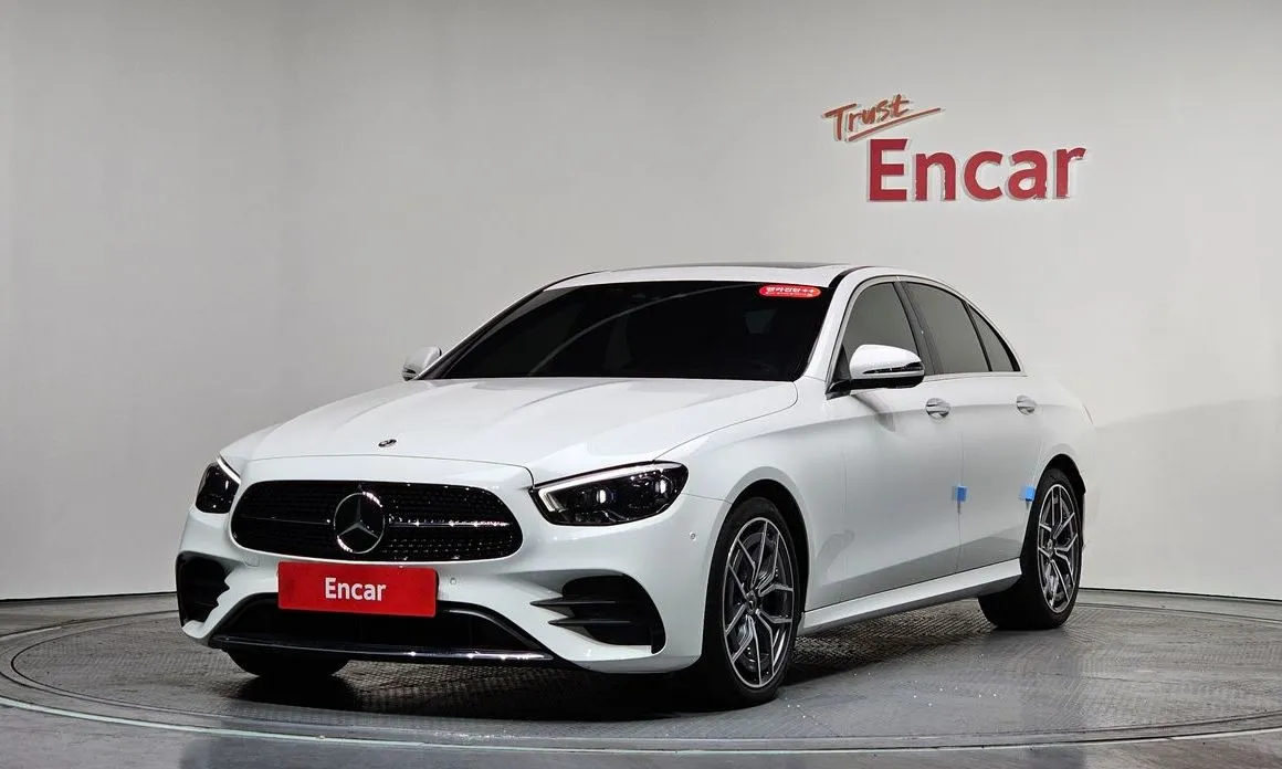 Mercedes-Benz E-Class — фото 1