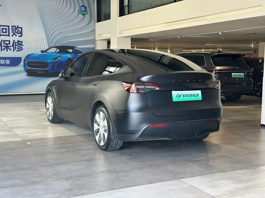 Tesla Model Y — фото 9