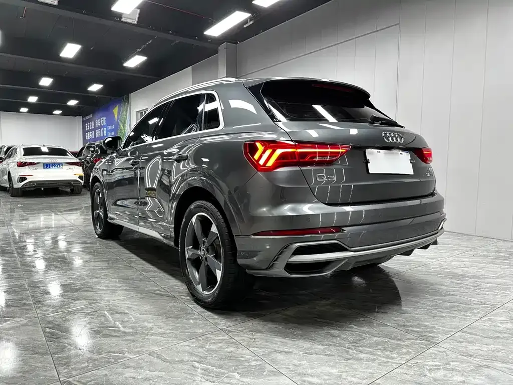 Audi Q3 — фото 10