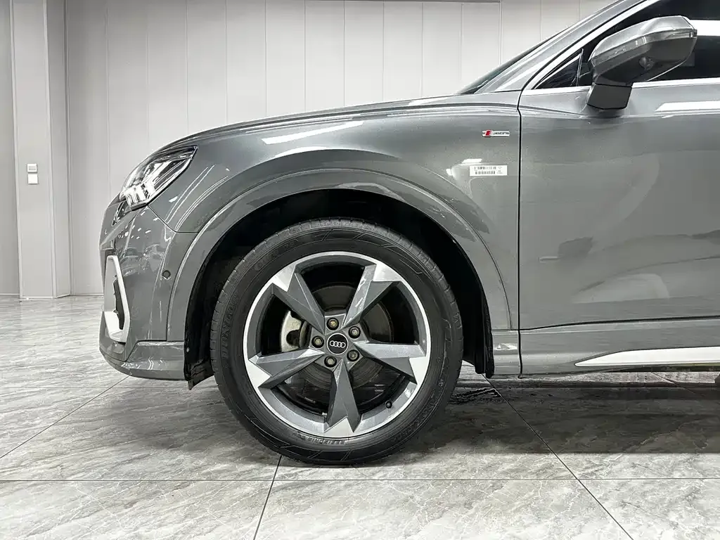 Audi Q3 — фото 5