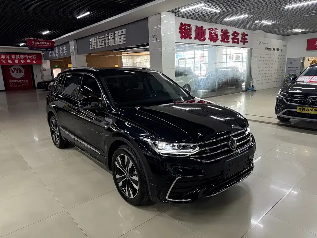 Volkswagen Tiguan L — фото 5