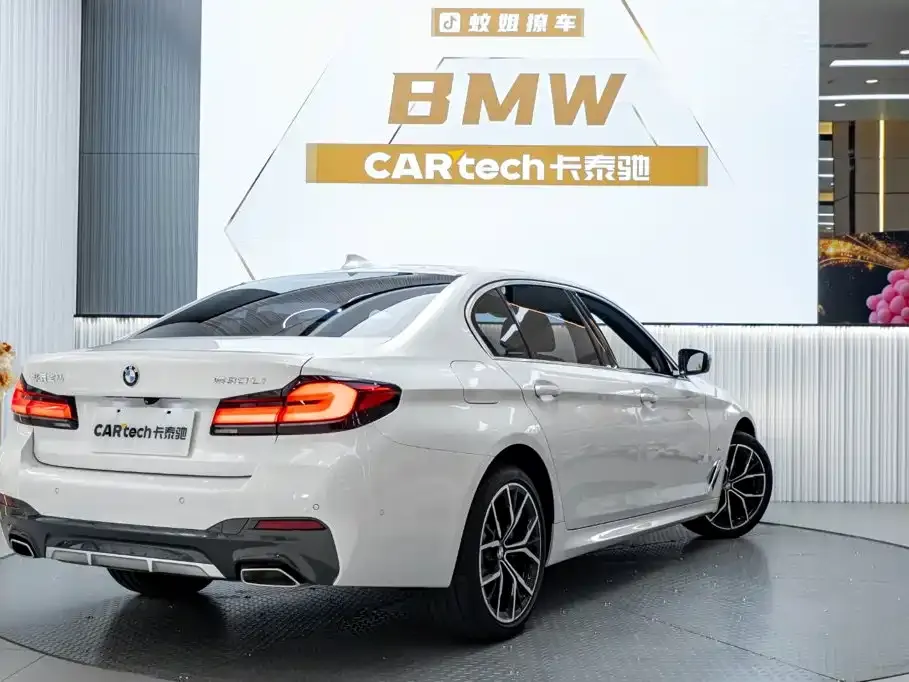 BMW 5 Series — фото 10