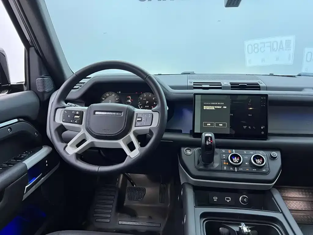 Land Rover Defender — фото 10
