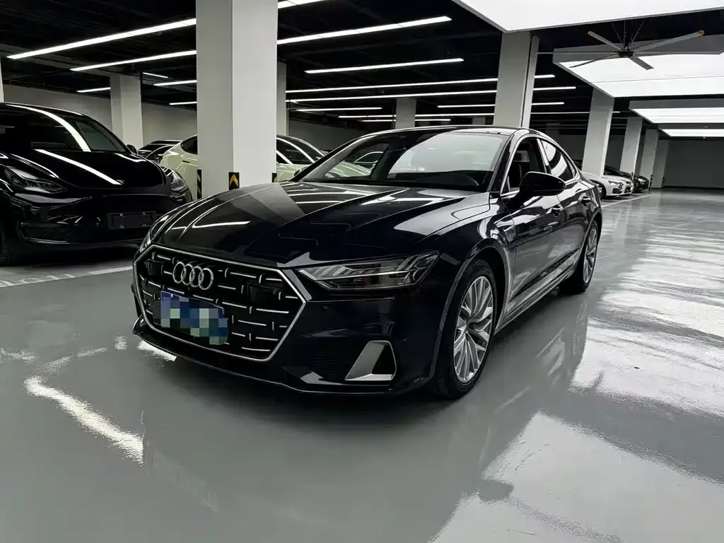 Audi A7L — фото 1
