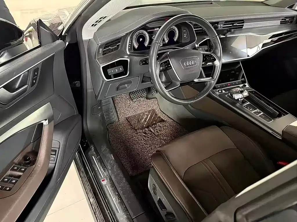 Audi A7L — фото 7