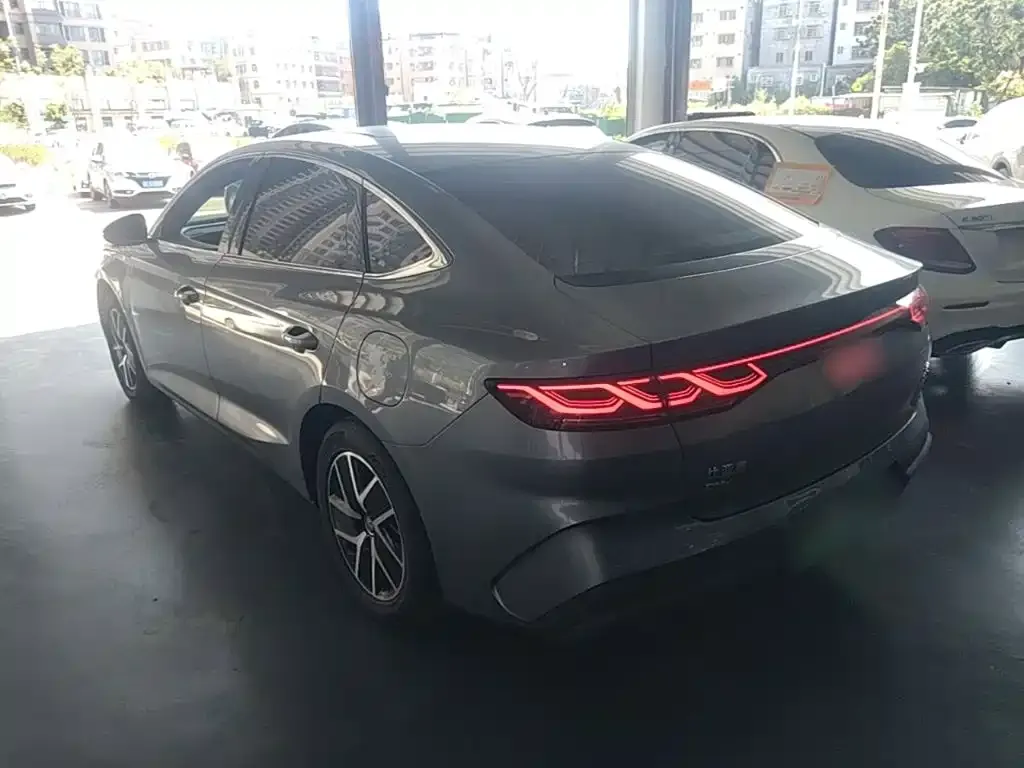 BYD Qin L — фото 8