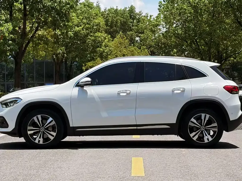 Mercedes-Benz GLA — фото 6