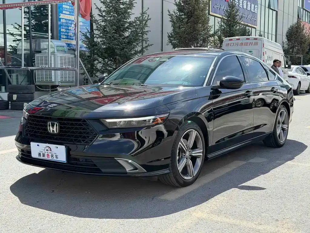 Honda Accord — фото 1