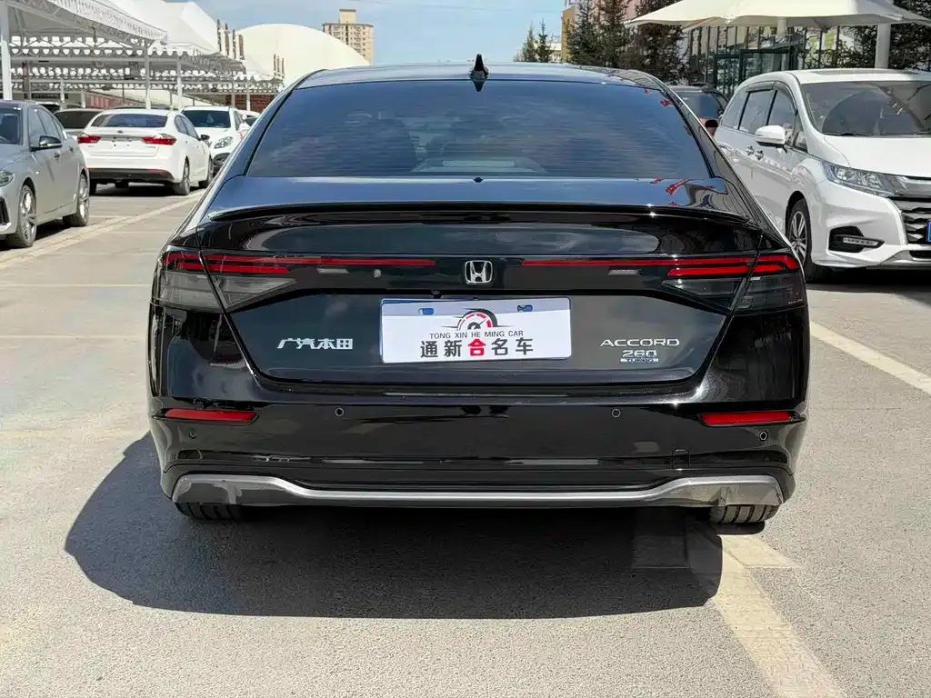 Honda Accord — фото 9